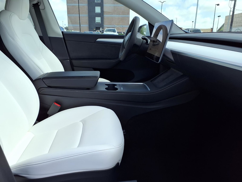 Thumbnail: 2023 Tesla Model Y - 18
