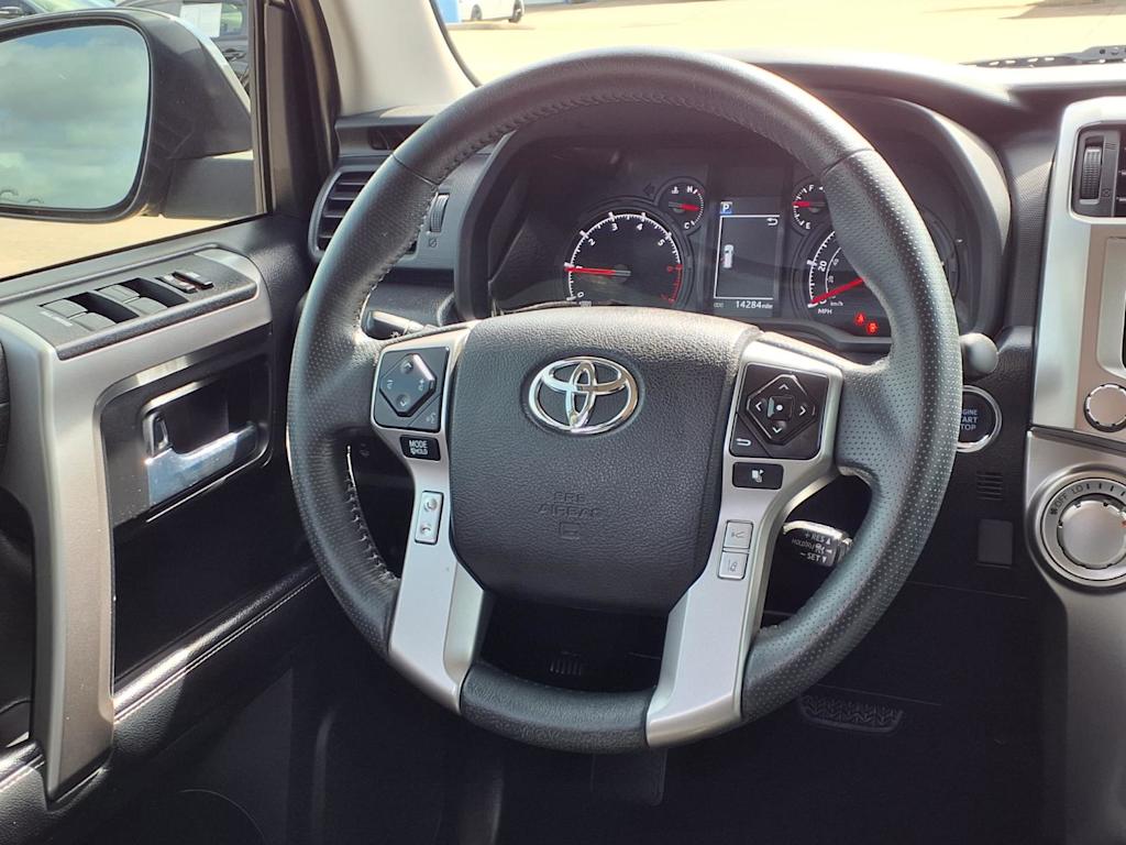 Thumbnail: 2020 Toyota 4Runner - 14