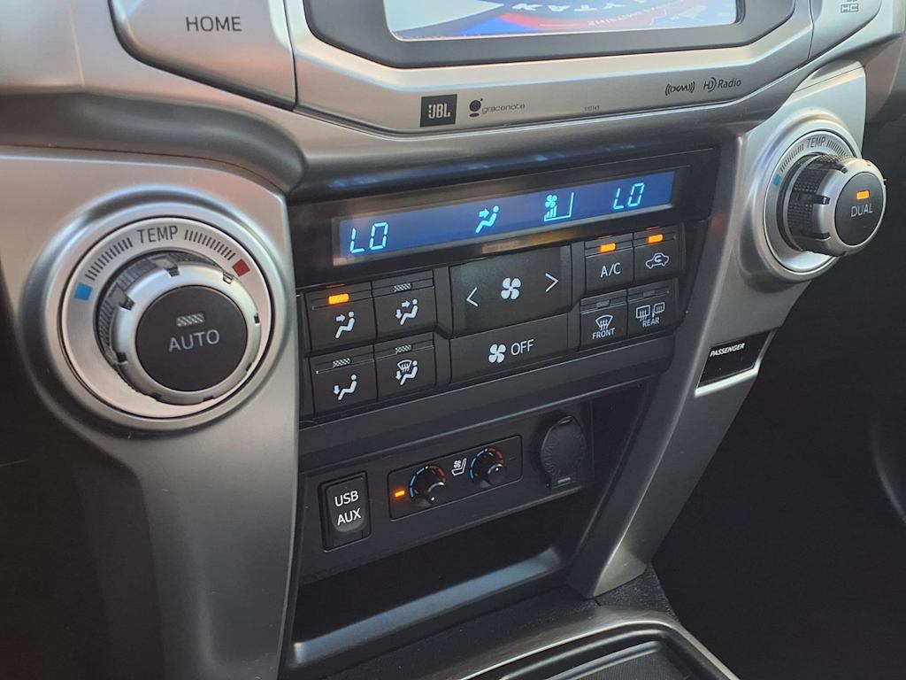 Thumbnail: 2017 Toyota 4Runner - 23