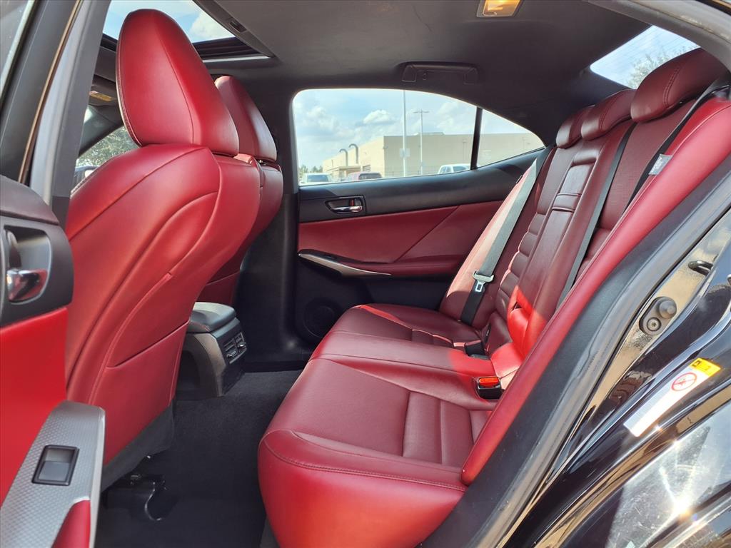 Thumbnail: 2016 Lexus IS - 20