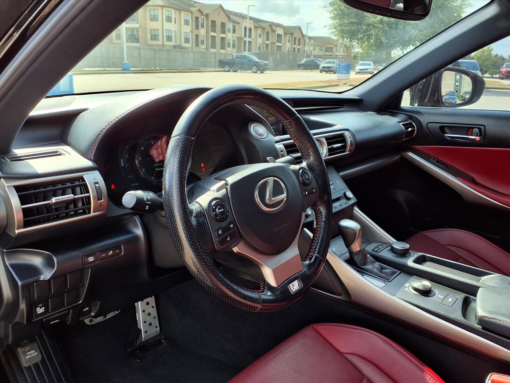 Thumbnail: 2016 Lexus IS - 2