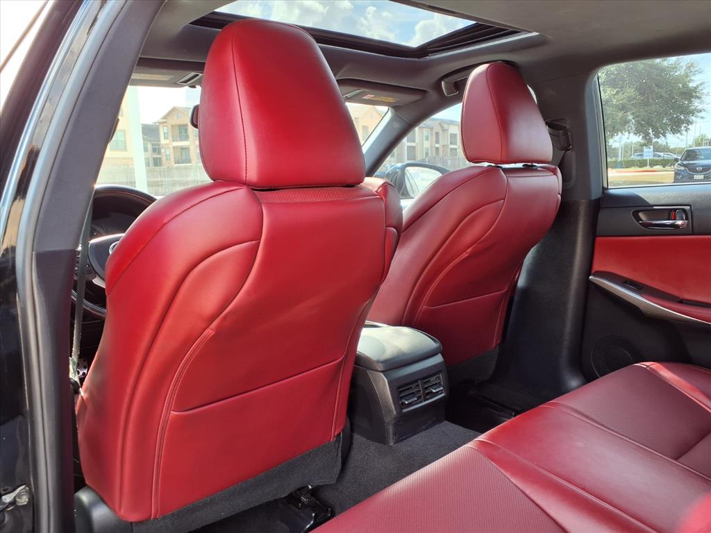 Thumbnail: 2016 Lexus IS - 12