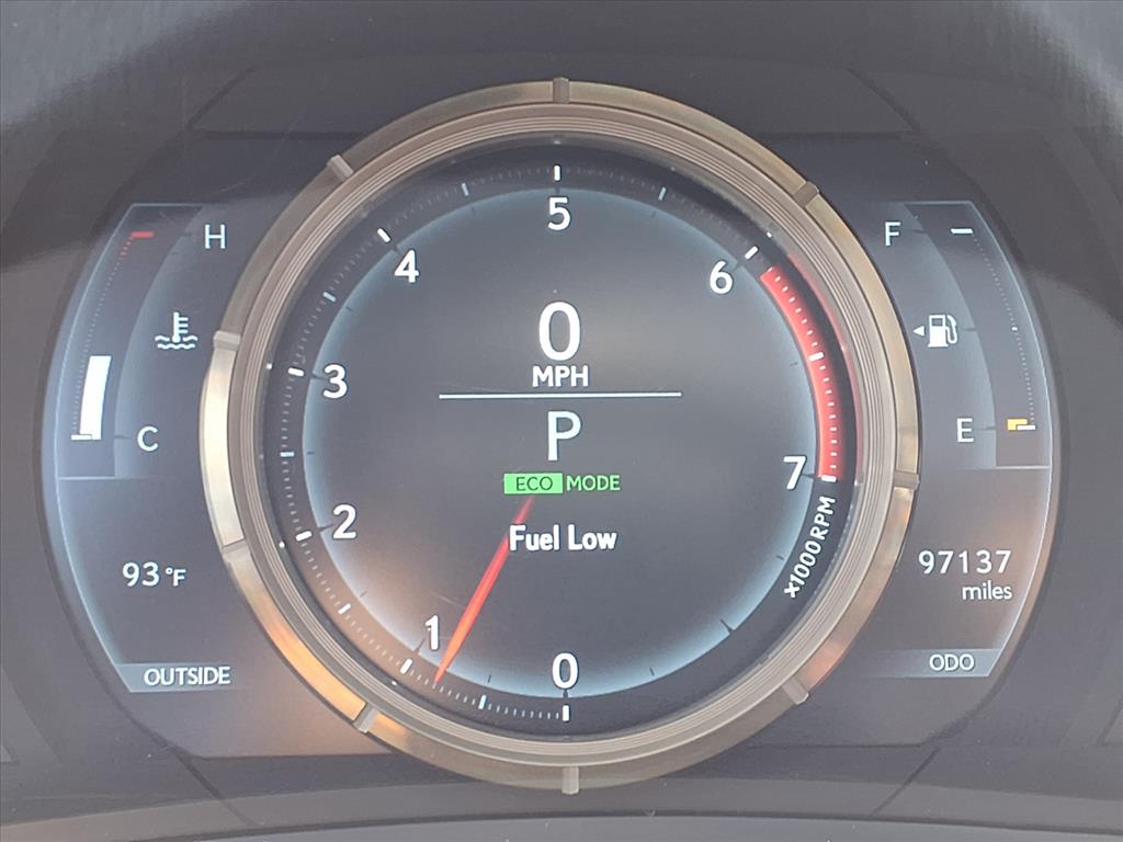 Thumbnail: 2016 Lexus IS - 16