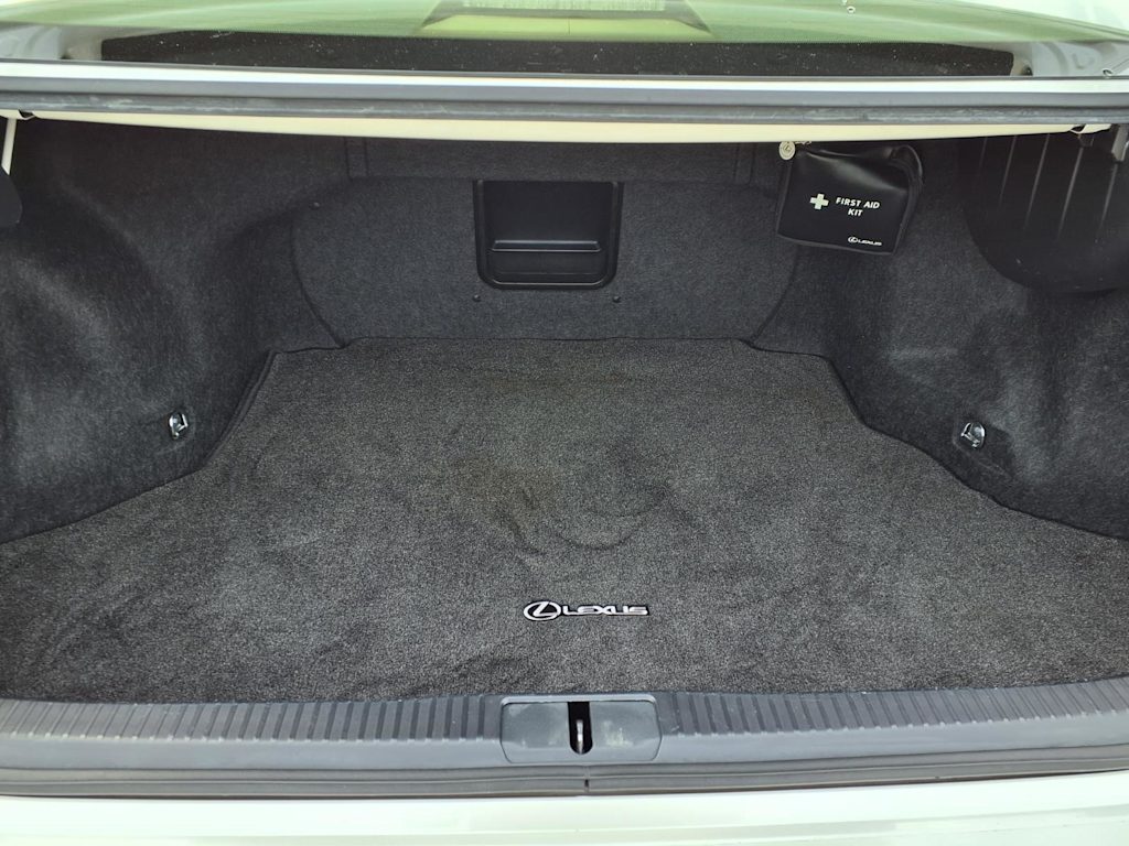 Thumbnail: 2016 Lexus ES - 19