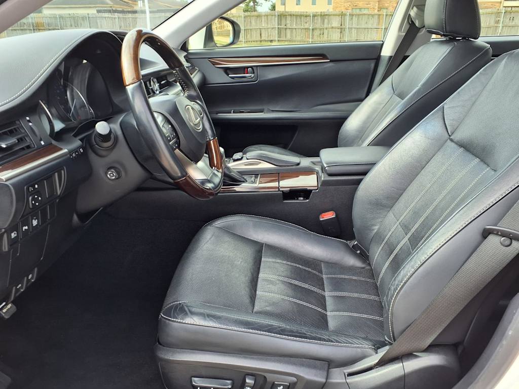 Thumbnail: 2016 Lexus ES - 11