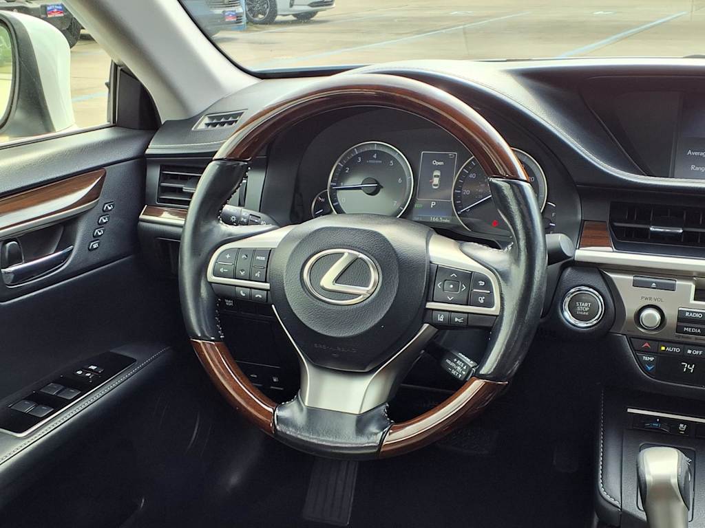 Thumbnail: 2016 Lexus ES - 14