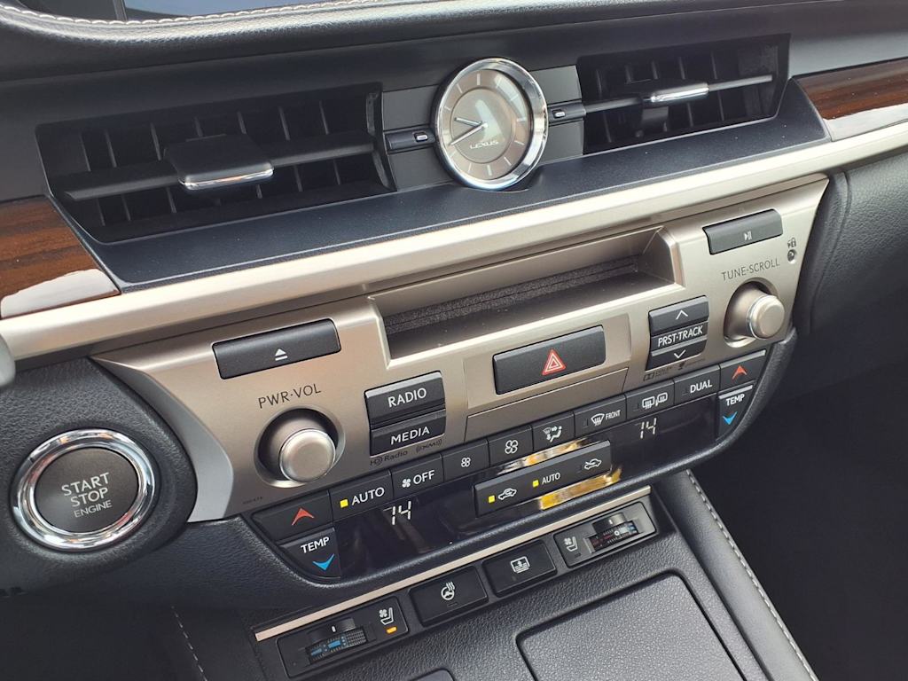 Thumbnail: 2016 Lexus ES - 23