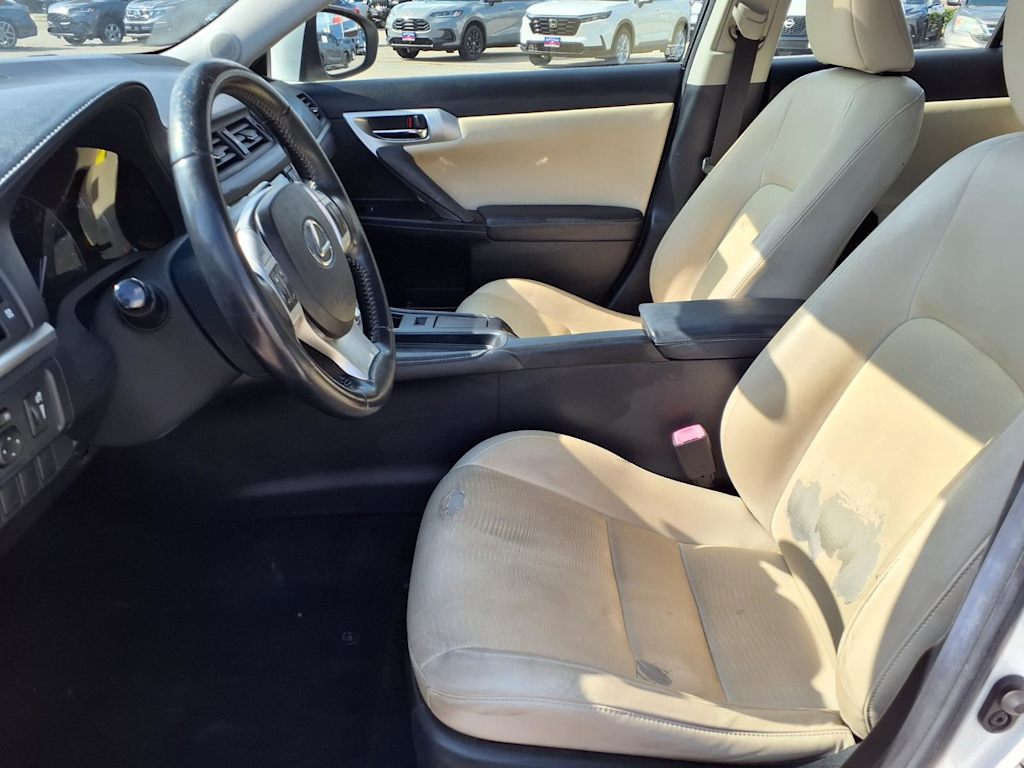 Thumbnail: 2011 Lexus CT - 10