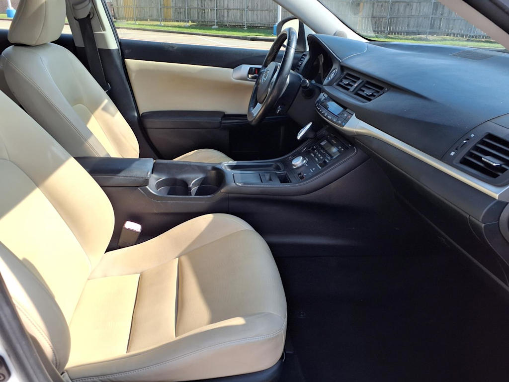 Thumbnail: 2011 Lexus CT - 11