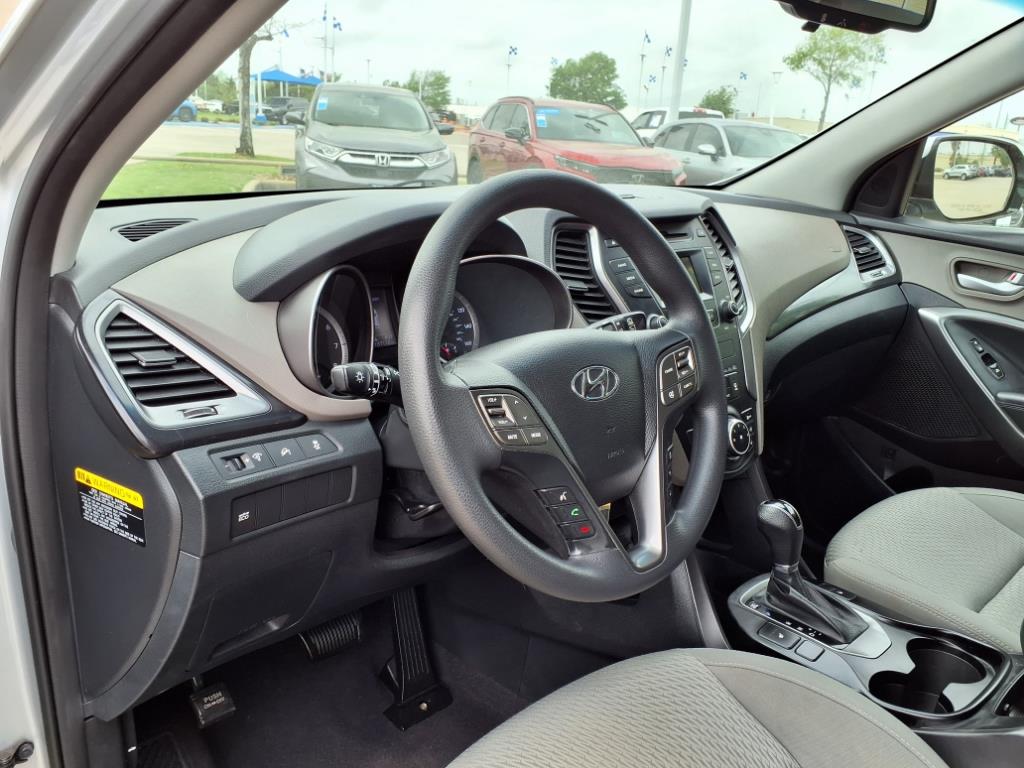 2016 Hyundai Santa Fe SE 2
