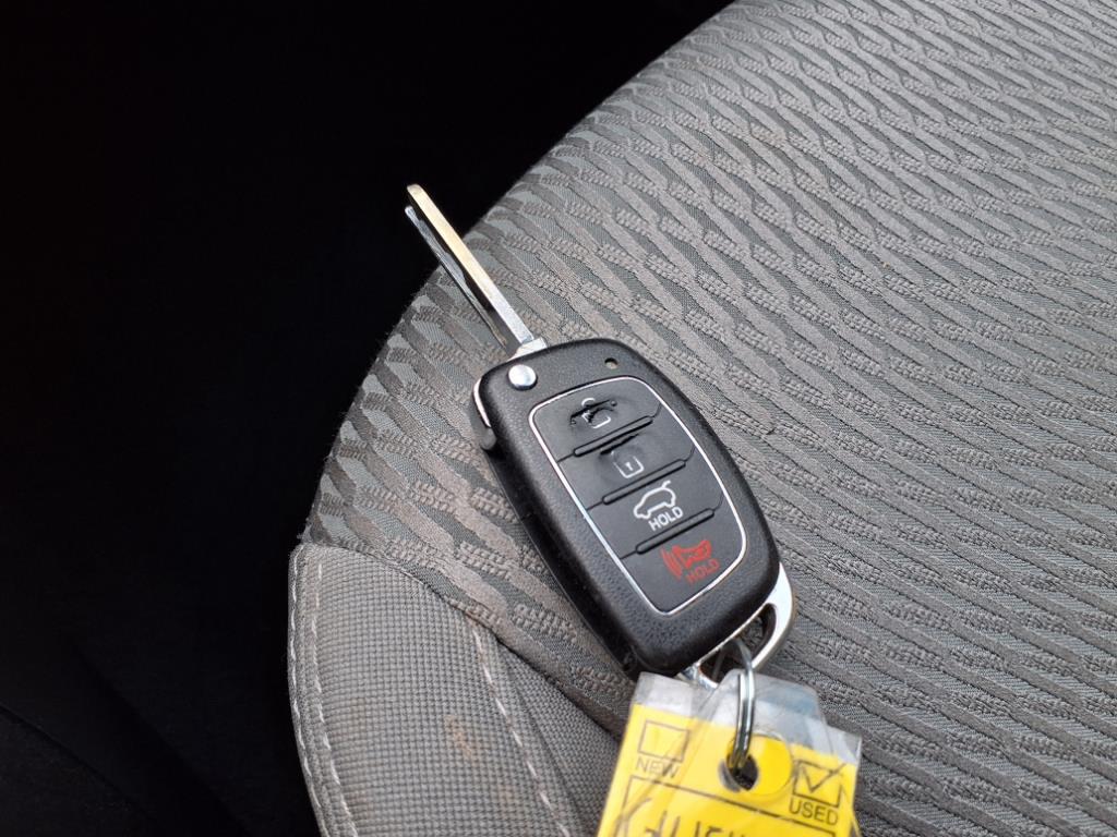 2016 Hyundai Santa Fe SE 20