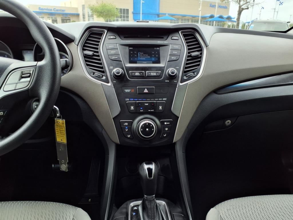 2016 Hyundai Santa Fe SE 15