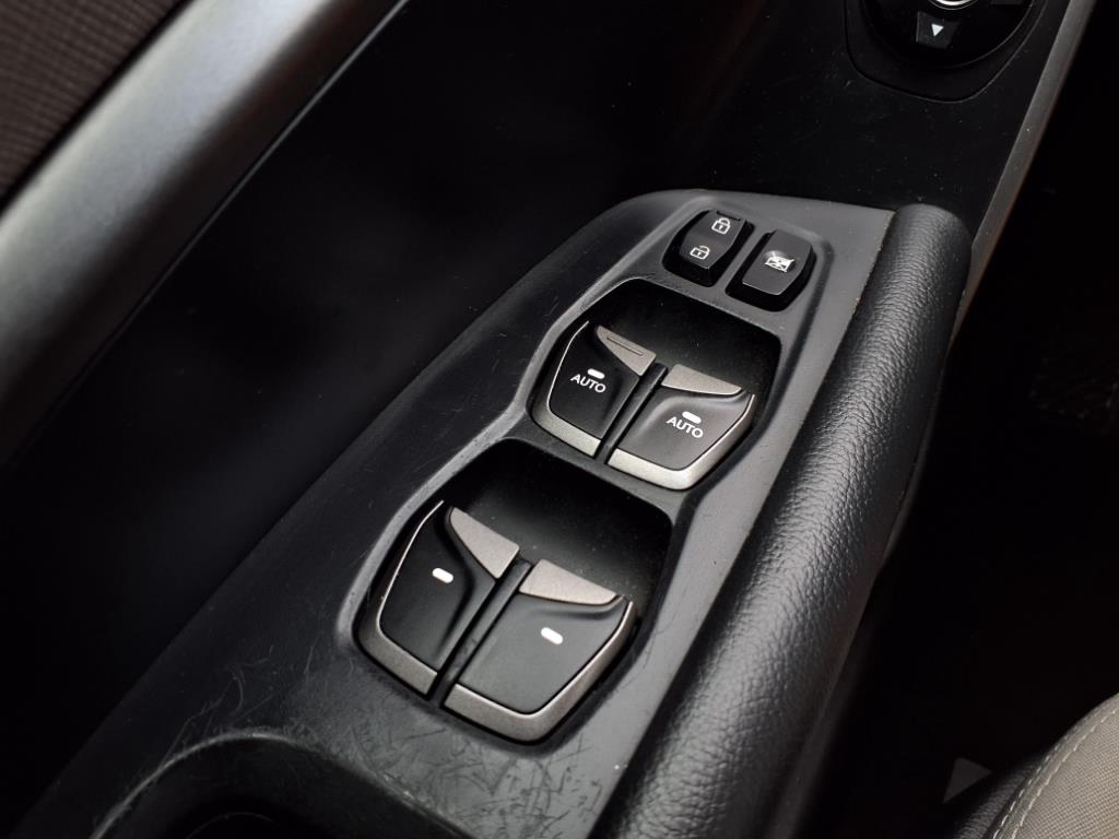 2016 Hyundai Santa Fe SE 25