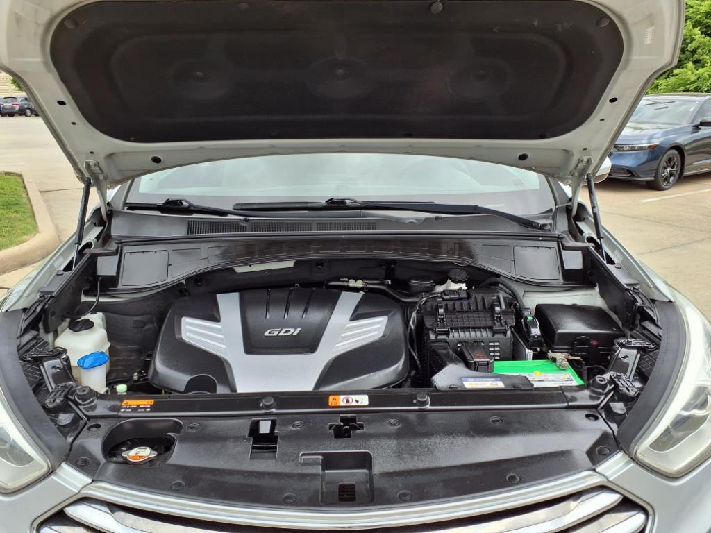 2016 Hyundai Santa Fe SE 9