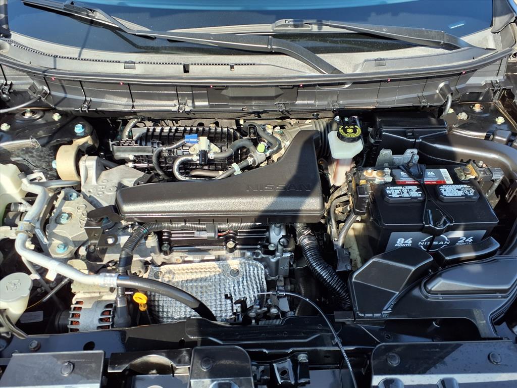 Thumbnail: 2017 Nissan Rogue - 9