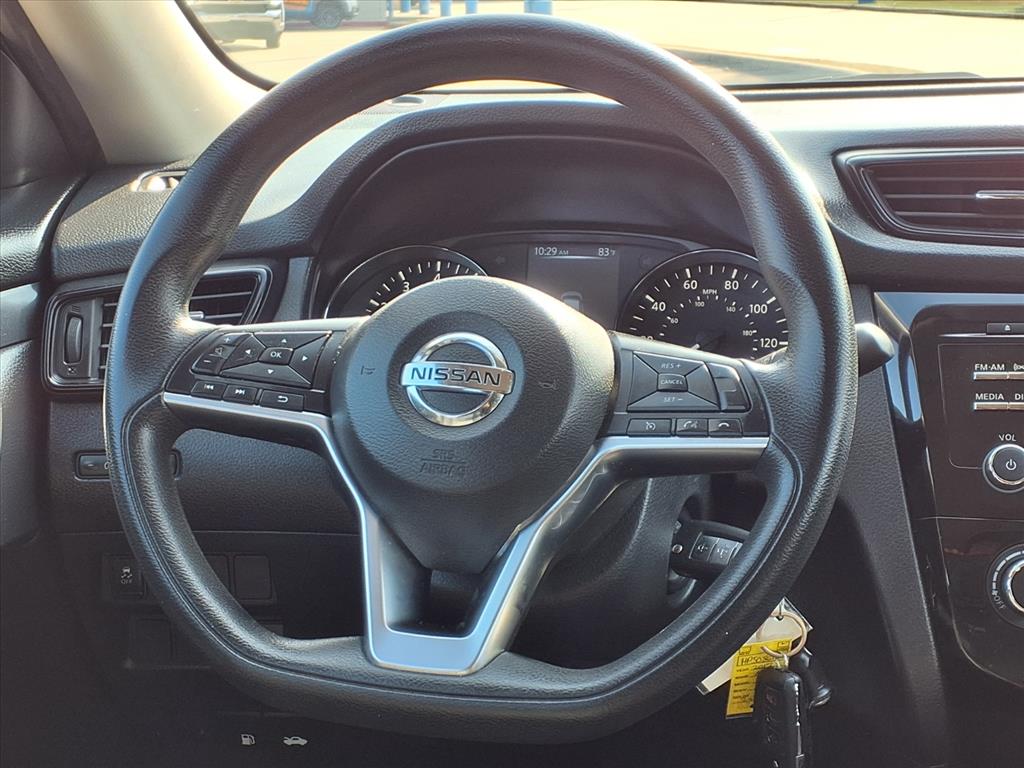 Thumbnail: 2017 Nissan Rogue - 14