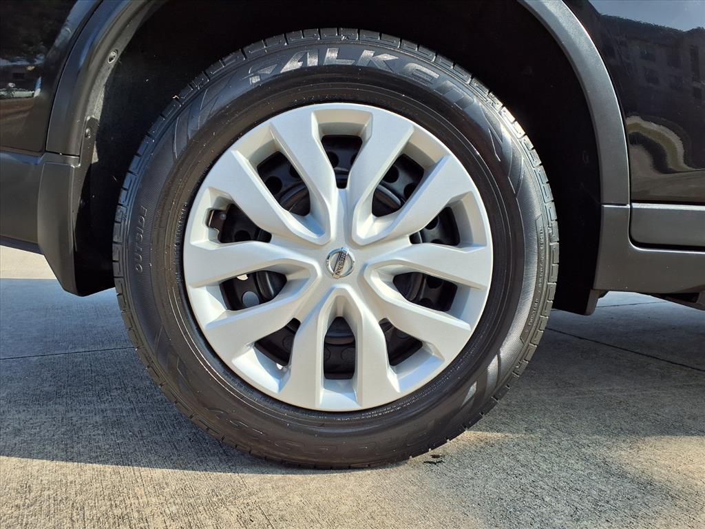 Thumbnail: 2017 Nissan Rogue - 8