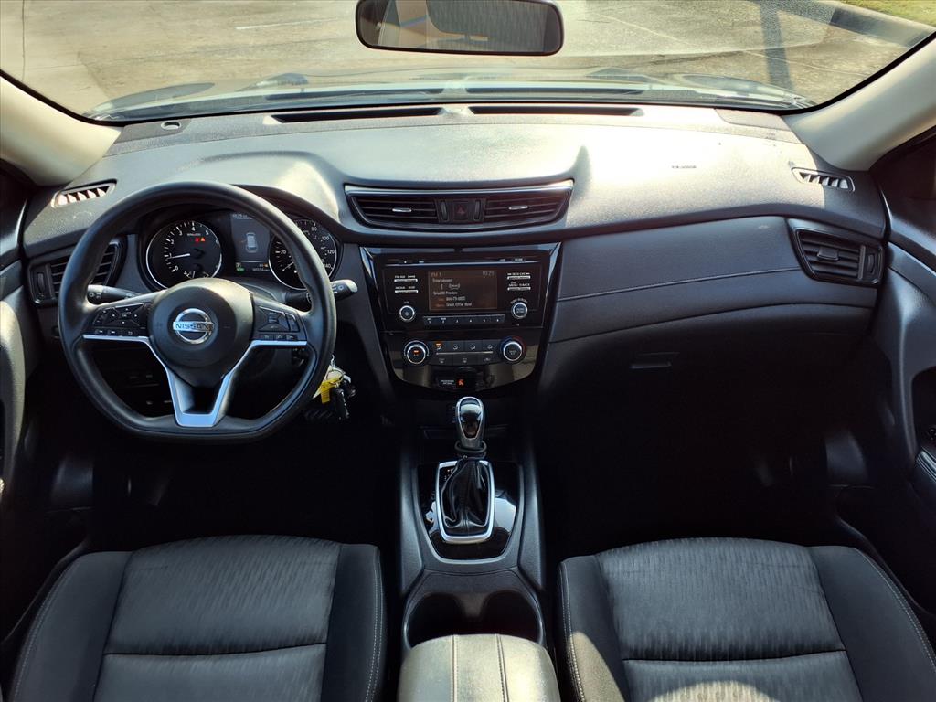 Thumbnail: 2017 Nissan Rogue - 10