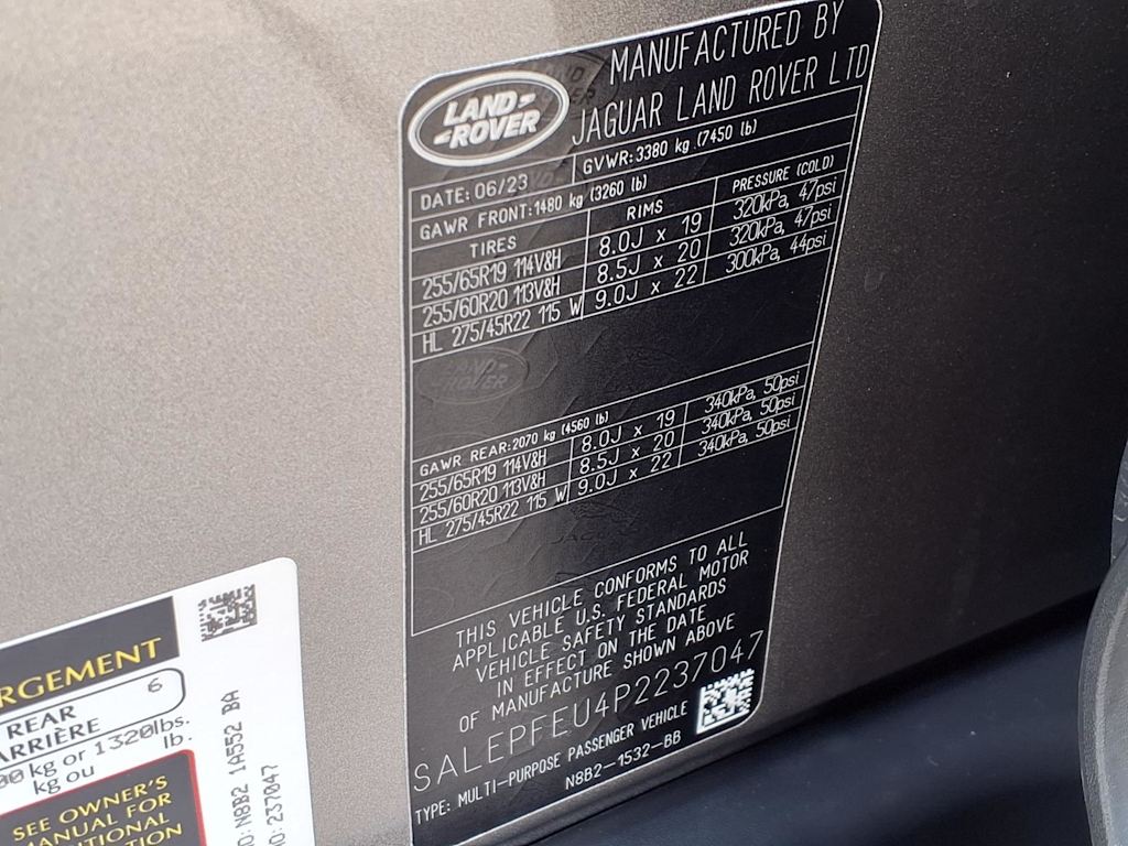 Thumbnail: 2023 Land Rover Defender - 17