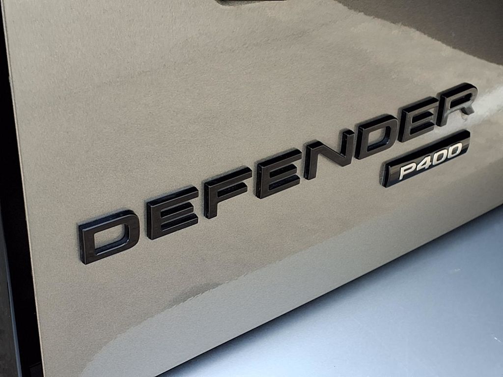 Thumbnail: 2023 Land Rover Defender - 6