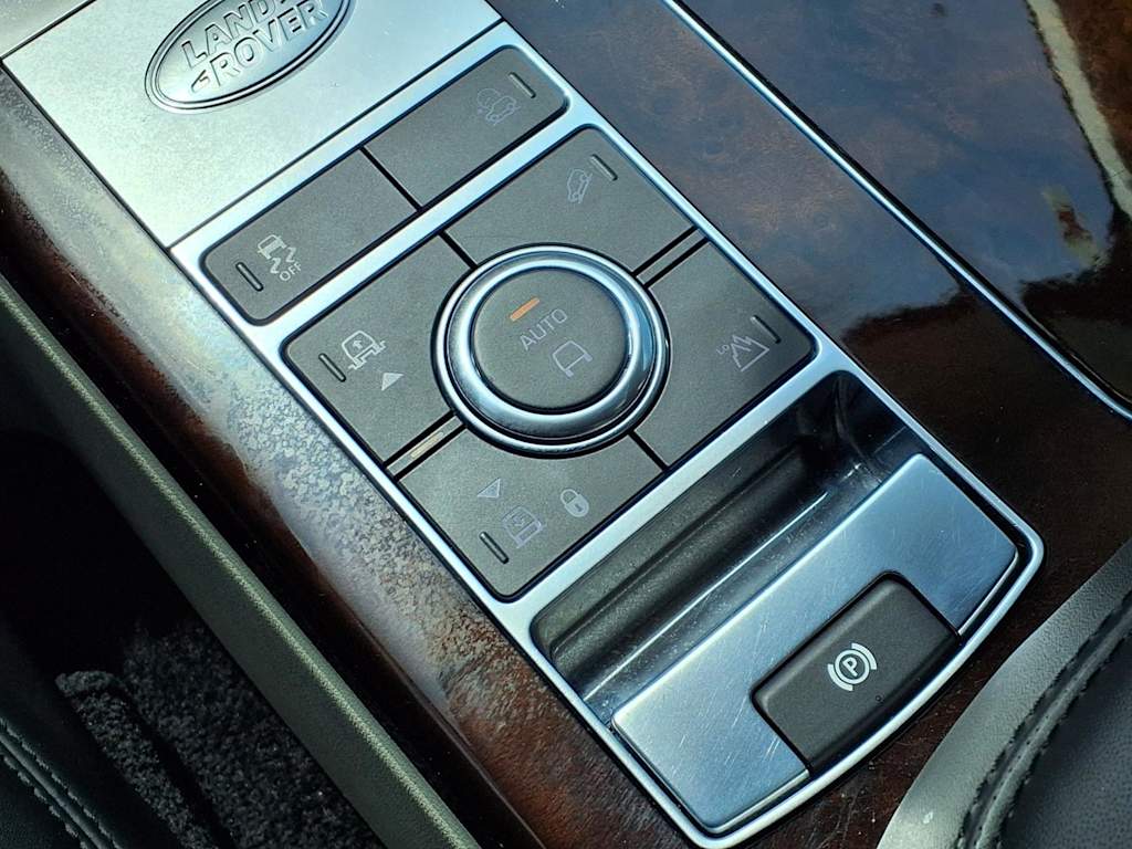 Thumbnail: 2021 Land Rover Range Rover - 23