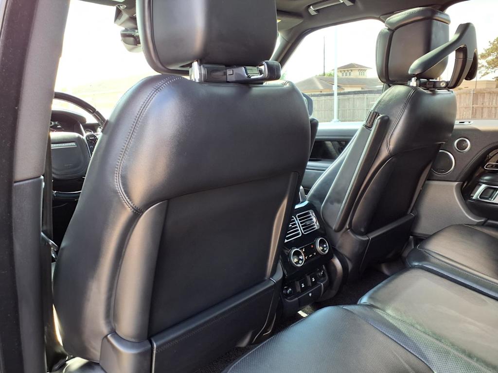Thumbnail: 2019 Land Rover Range Rover - 11