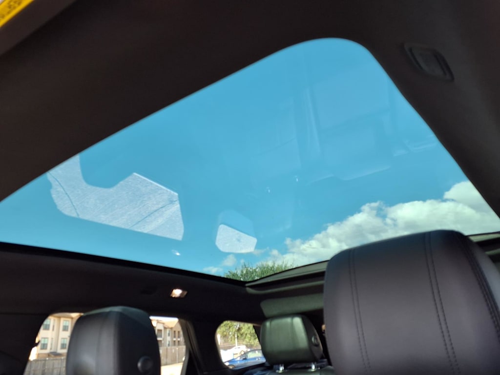 Thumbnail: 2020 Land Rover Range Rover Evoque - 20