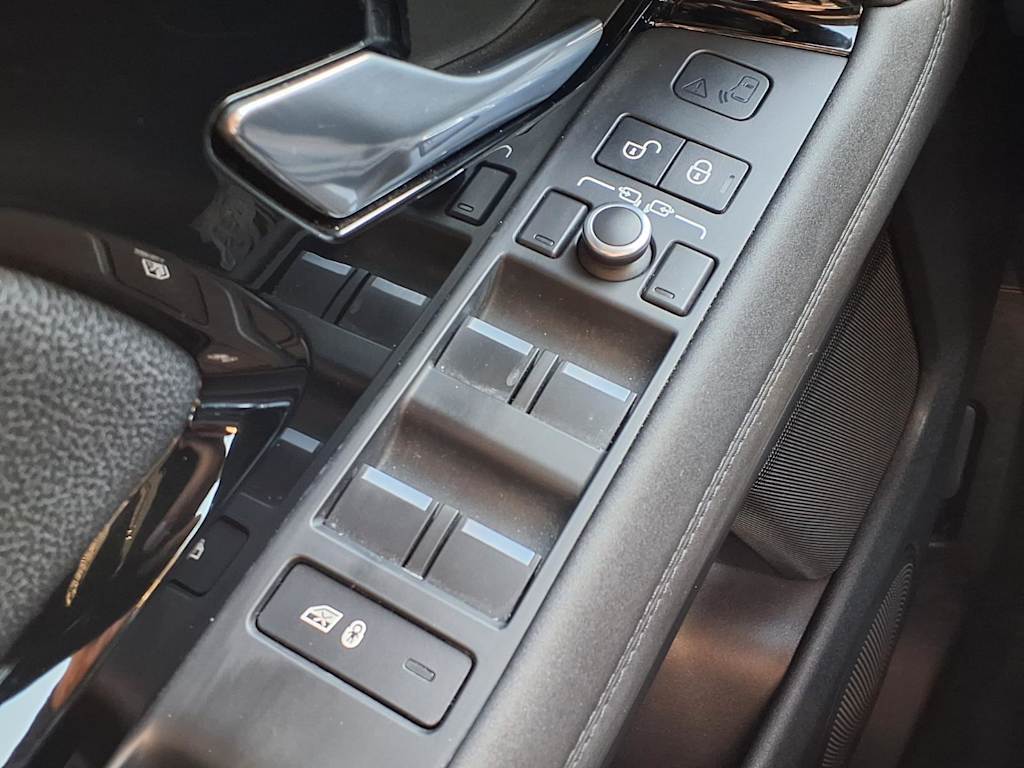 Thumbnail: 2020 Land Rover Range Rover Evoque - 23