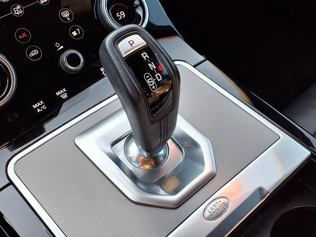 Thumbnail: 2020 Land Rover Range Rover Evoque - 15