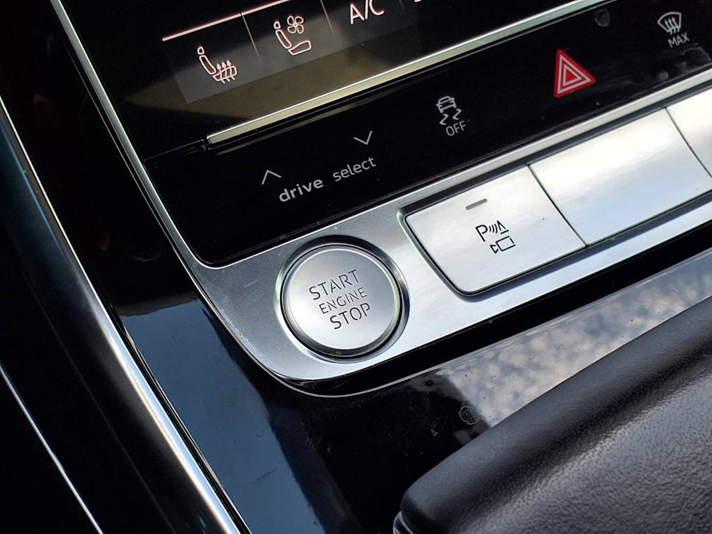 Thumbnail: 2019 Audi Q8 - 25