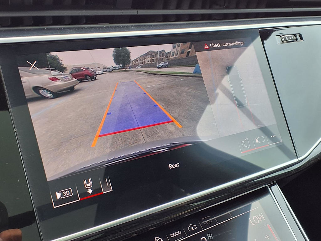 Thumbnail: 2021 Audi Q7 - 21