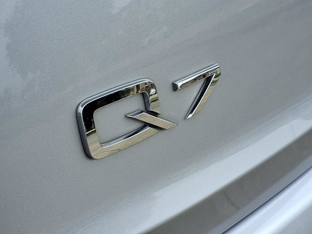 Thumbnail: 2021 Audi Q7 - 7