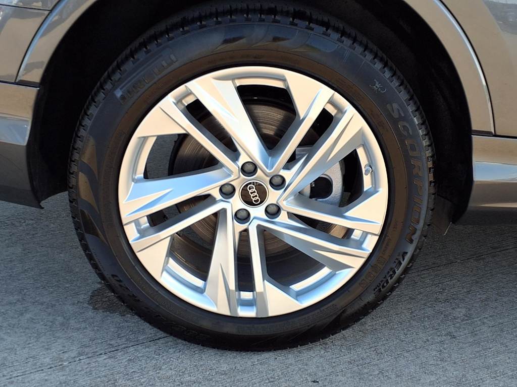 Thumbnail: 2024 Audi Q7 - 7