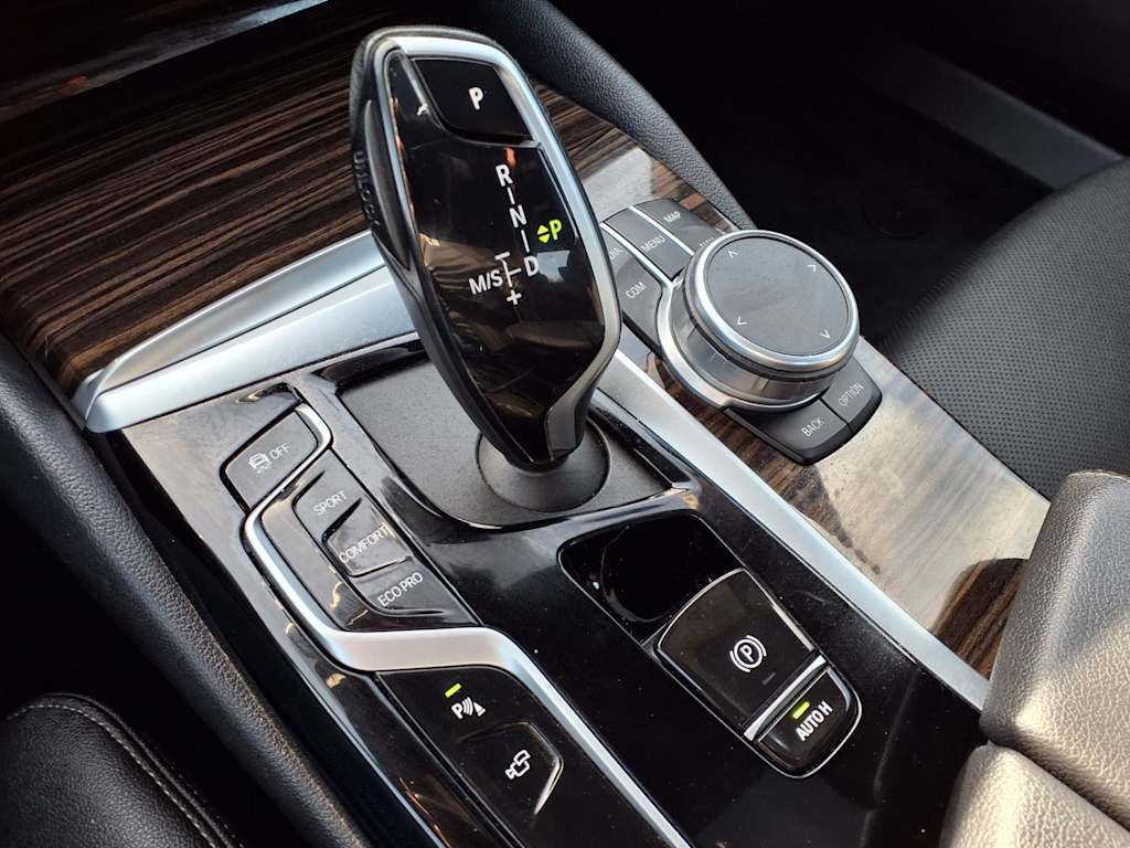Thumbnail: 2021 BMW 5 Series - 15