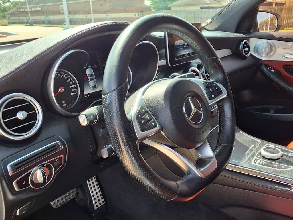 Thumbnail: 2019 Mercedes-Benz GLC - 2