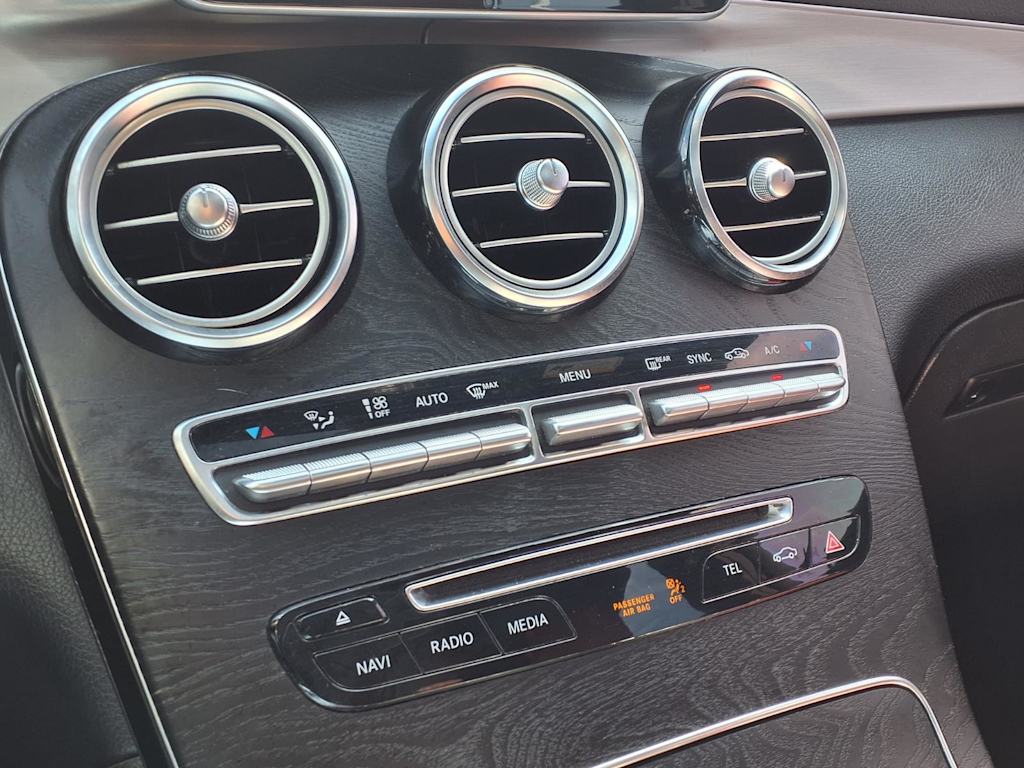 Thumbnail: 2019 Mercedes-Benz GLC - 23