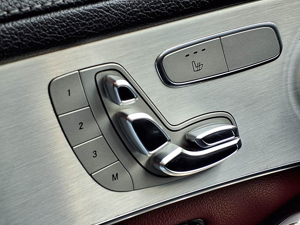 Thumbnail: 2019 Mercedes-Benz GLC - 25