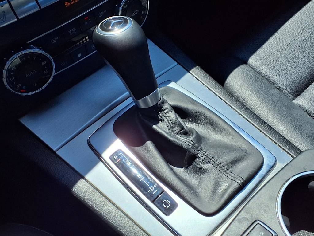 Thumbnail: 2013 Mercedes-Benz C-Class - 16