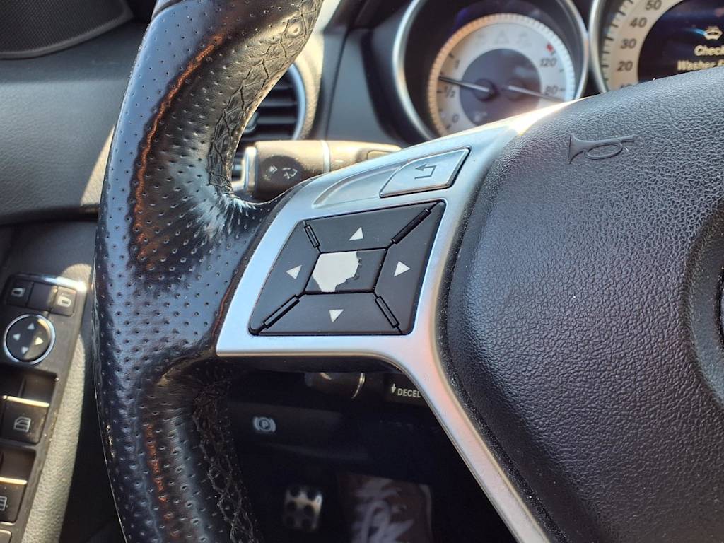 Thumbnail: 2013 Mercedes-Benz C-Class - 23