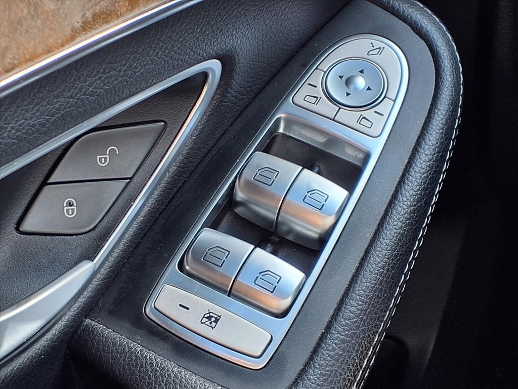 Thumbnail: 2018 Mercedes-Benz C-Class - 29