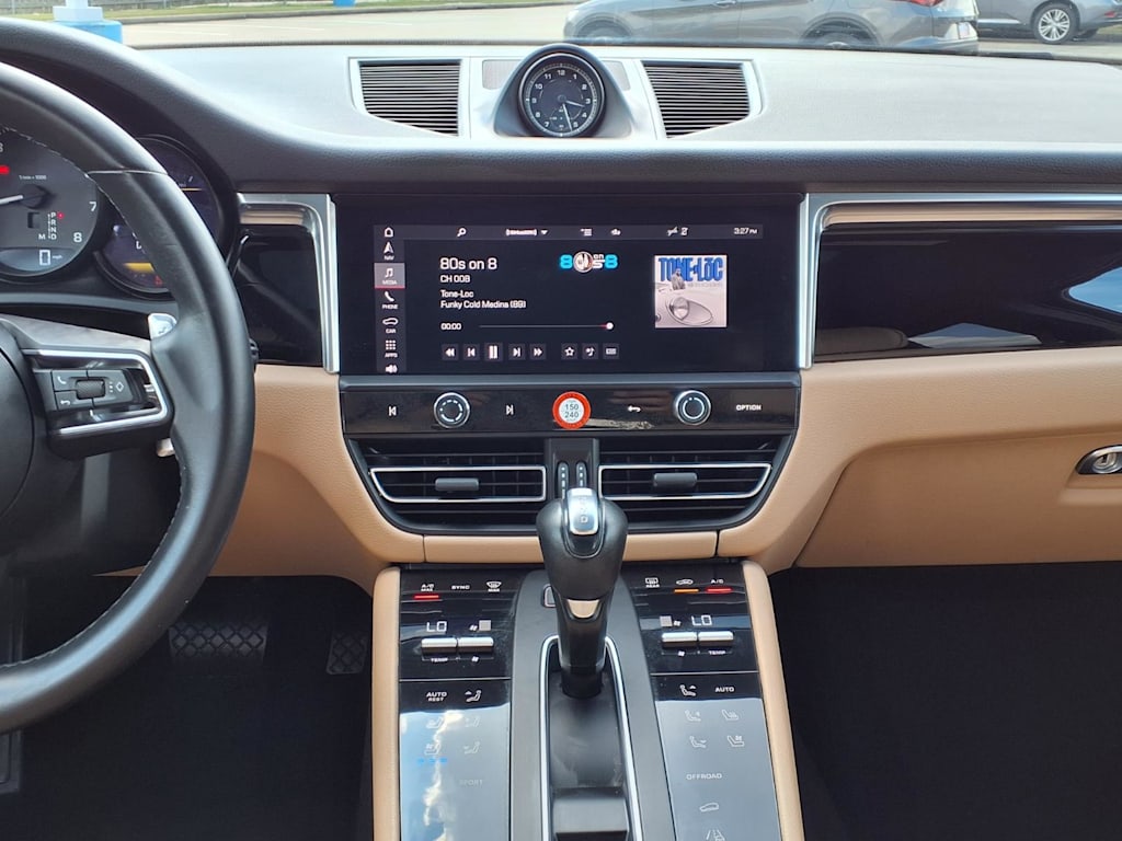 Thumbnail: 2022 Porsche Macan - 14