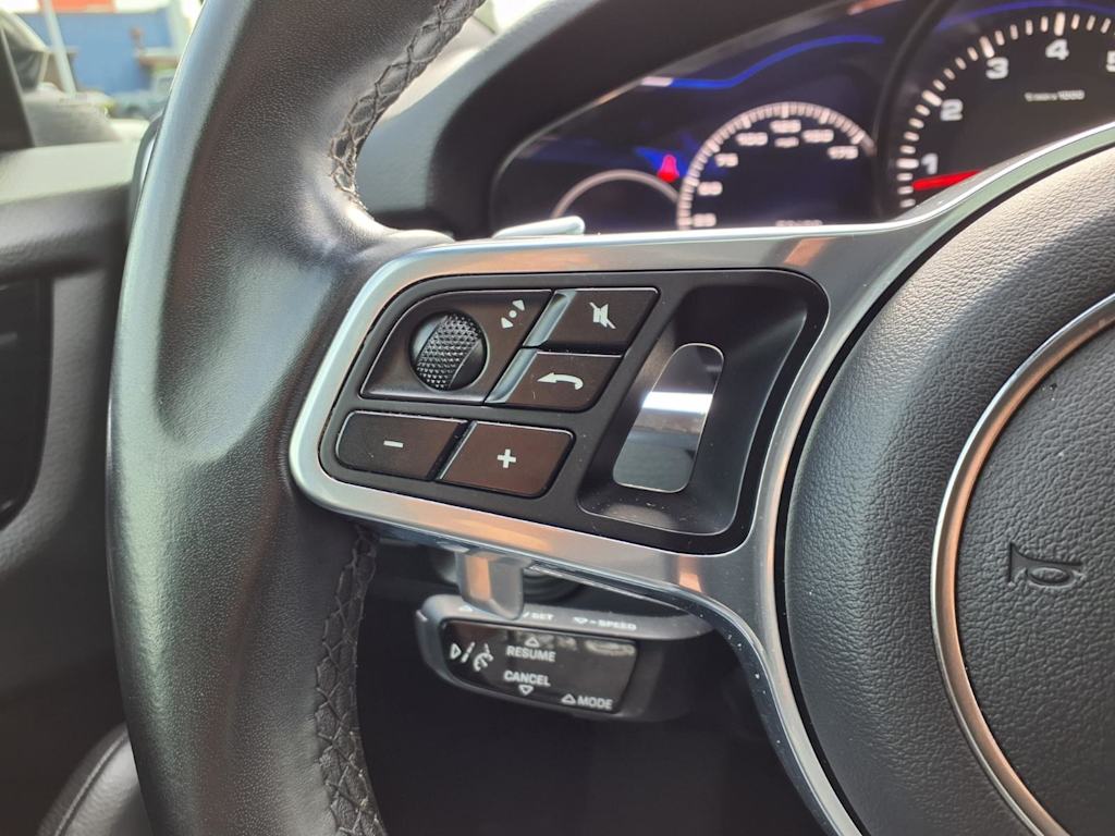 Thumbnail: 2022 Porsche Cayenne - 22