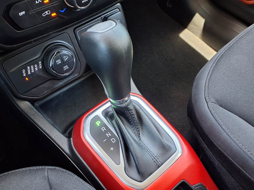 Thumbnail: 2021 Jeep Renegade - 15