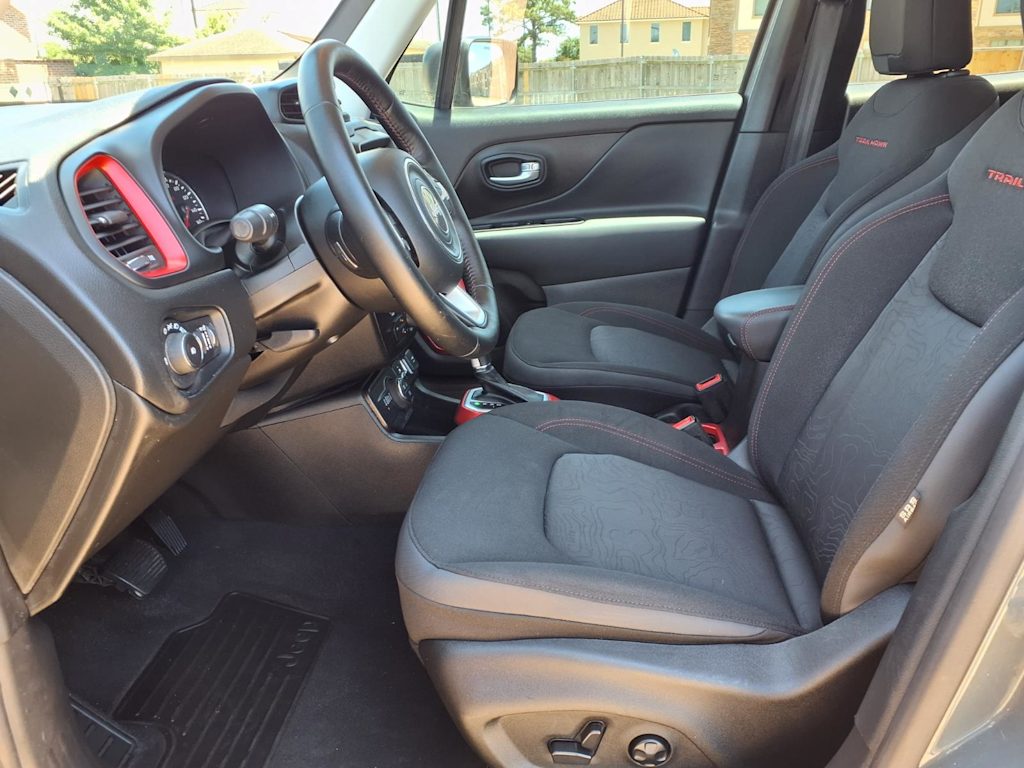 Thumbnail: 2021 Jeep Renegade - 10