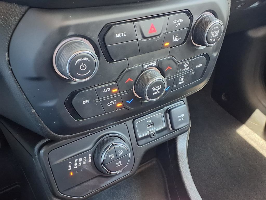 Thumbnail: 2021 Jeep Renegade - 22