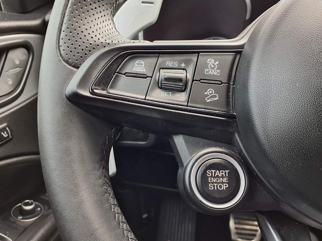 Thumbnail: 2022 Alfa Romeo Stelvio - 24