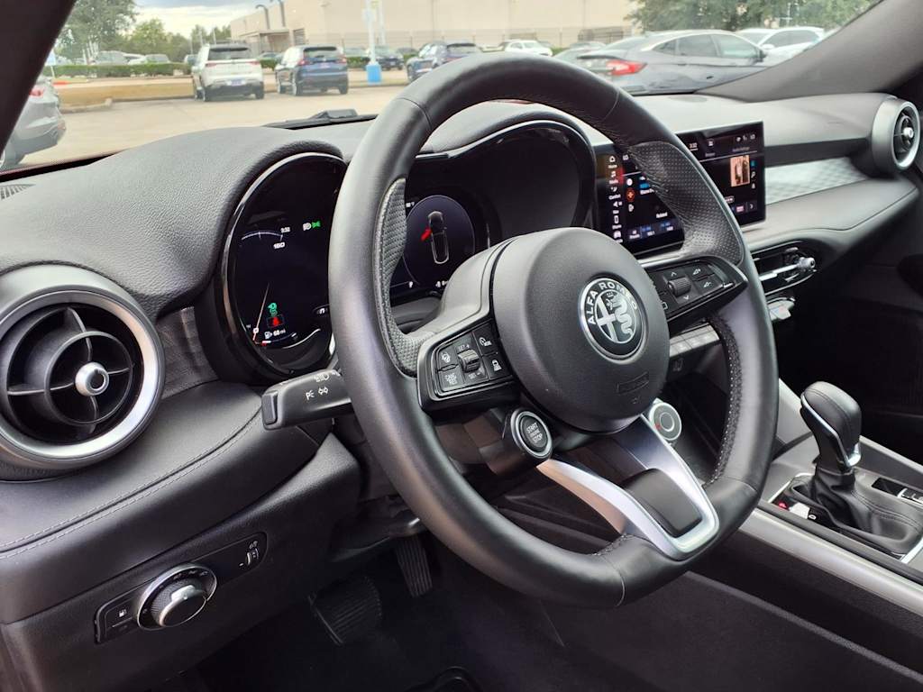 Thumbnail: 2024 Alfa Romeo Tonale - 2