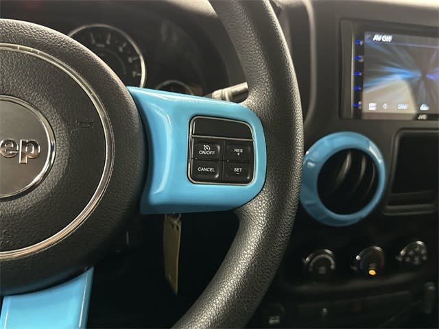 Thumbnail: 2015 Jeep Wrangler - 23