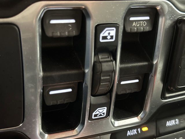 Thumbnail: 2019 Jeep Wrangler - 13