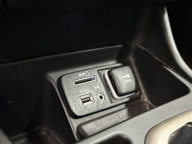 Thumbnail: 2016 Jeep Cherokee - 30